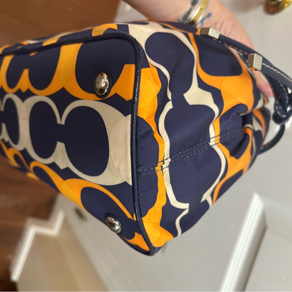 Coach E1326-F23902 Taylor Signature Op Art Navy & Orange Linear Carryall in GUC - Picture 11 of 16